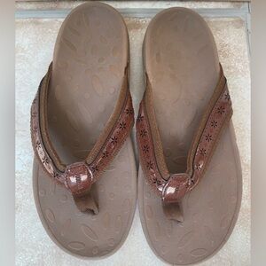 JOOMRA Women’s Brown Flip Flops Arch Support Plantar Fasciitis Orthotic Toe; 7.5